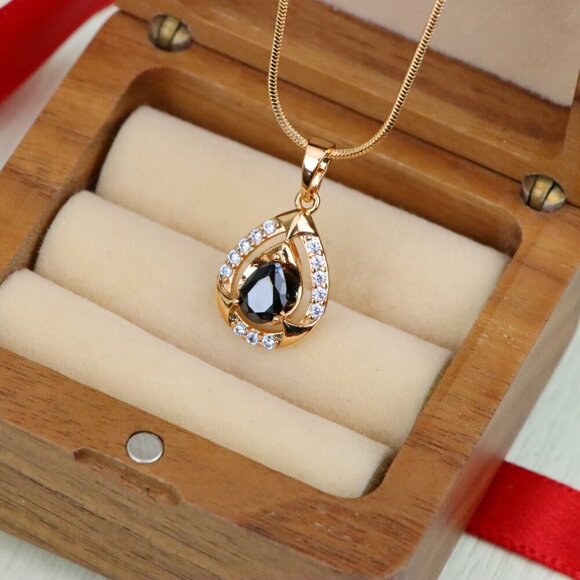 "Teardrop Black Stone Pendant with White Crystals in Gold Plating, XPPT1800 - Picture 7 of 13